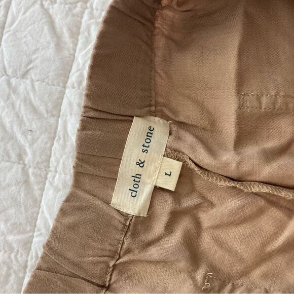 Cloth and stone 100% Tencel Lyocell lightweight Khaki tan shorts, size large - Picture 6 of 7